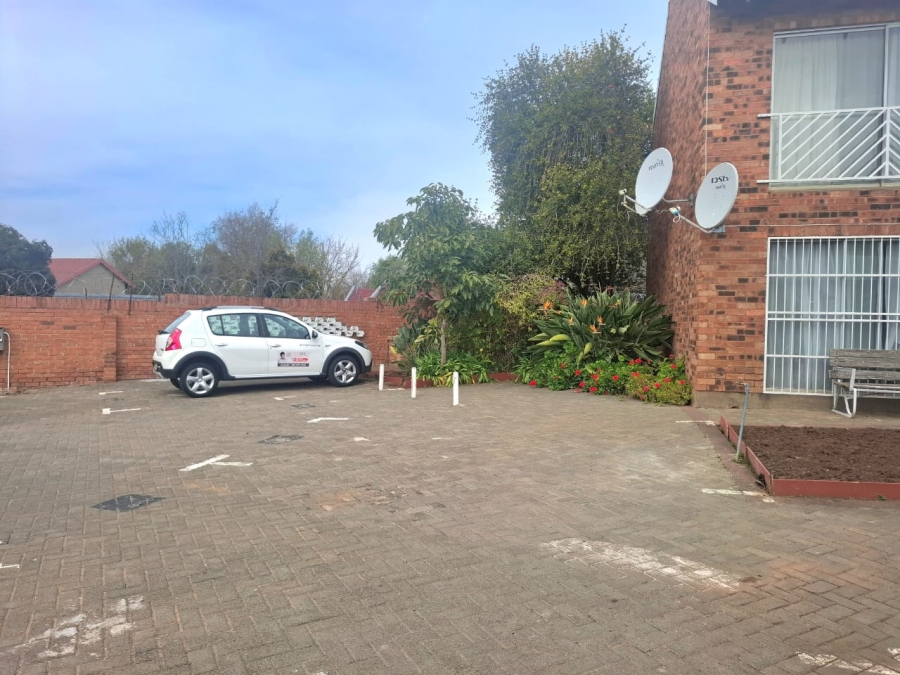 1 Bedroom Property for Sale in Pellissier Free State